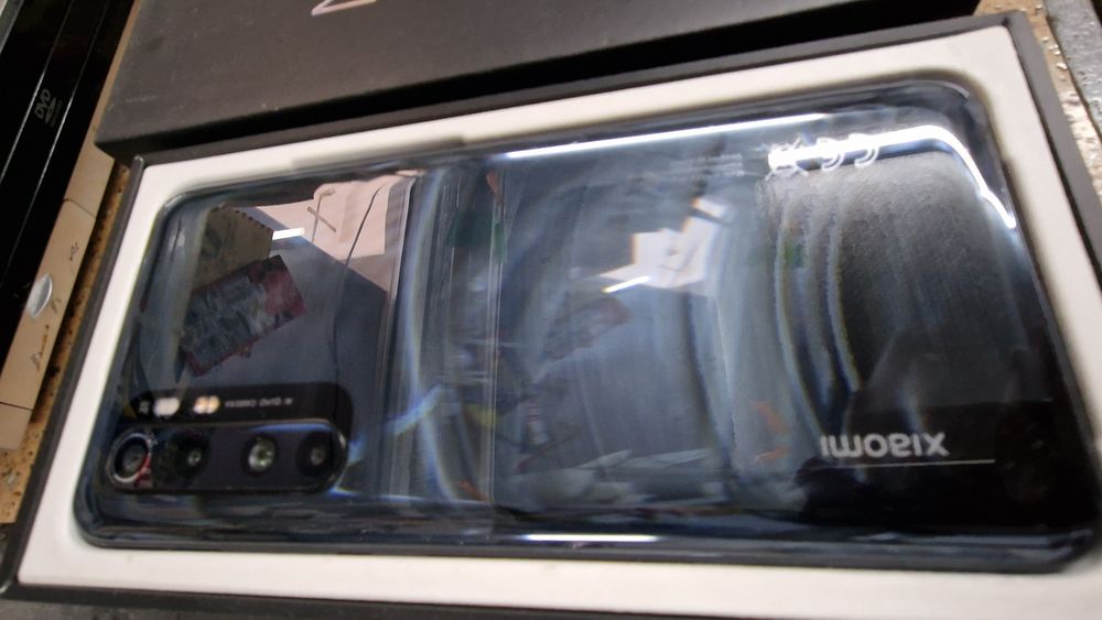 Mi note 10 lite у идеальном состоянии