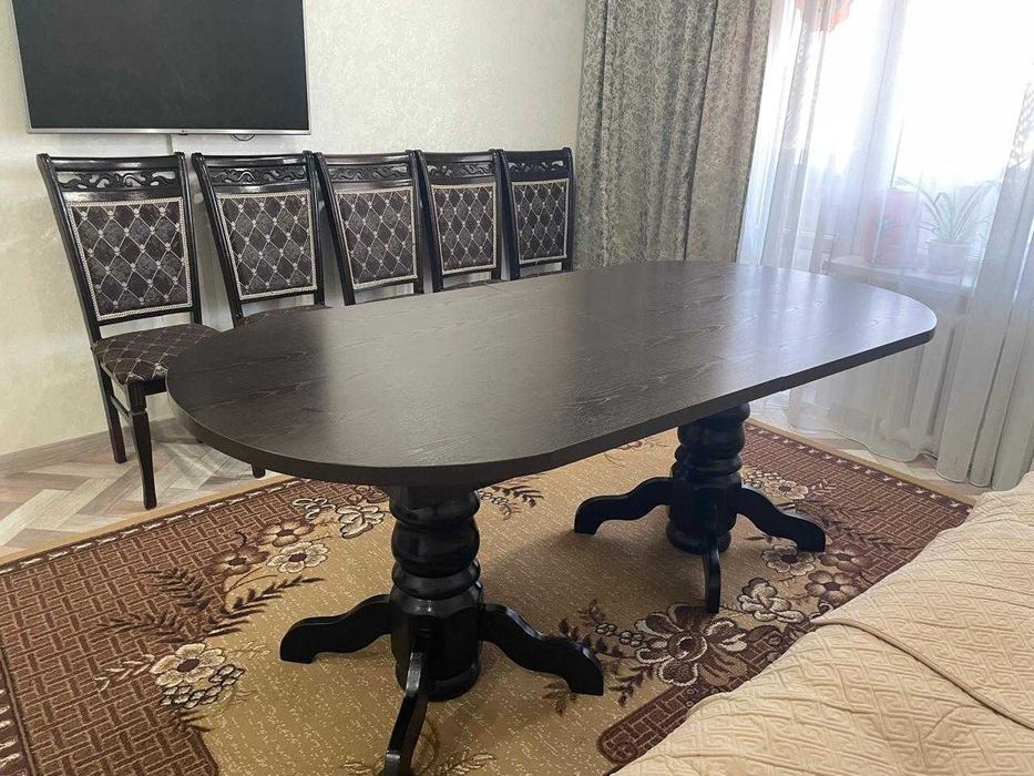 Стол со стульями