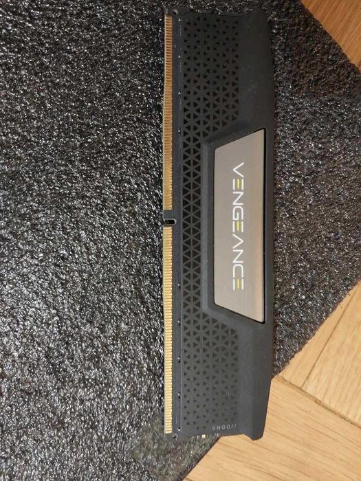 32GB 4800MT/s CL40 - Corsair Vengance DDR5