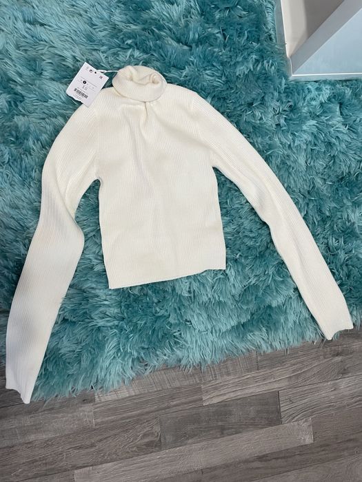 Bluza Bershka Marime S Noua