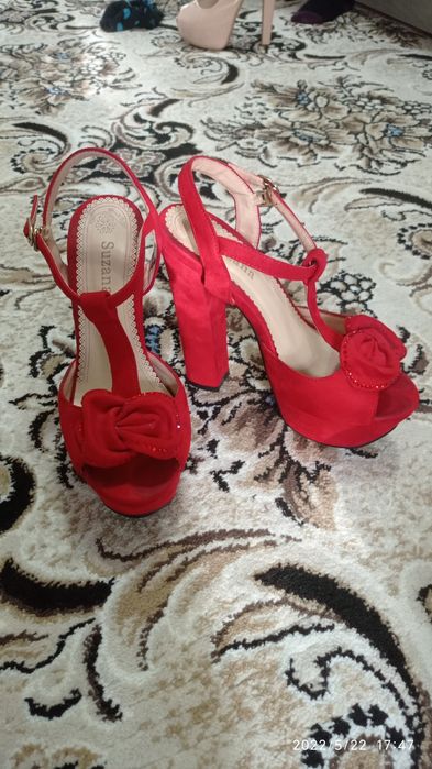 Босоножки замш от Suzana в идеальном состоянии