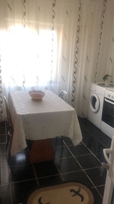Închiriez apartament 2 camere decomandat, Slobozia, str. Mihai Eminescu
