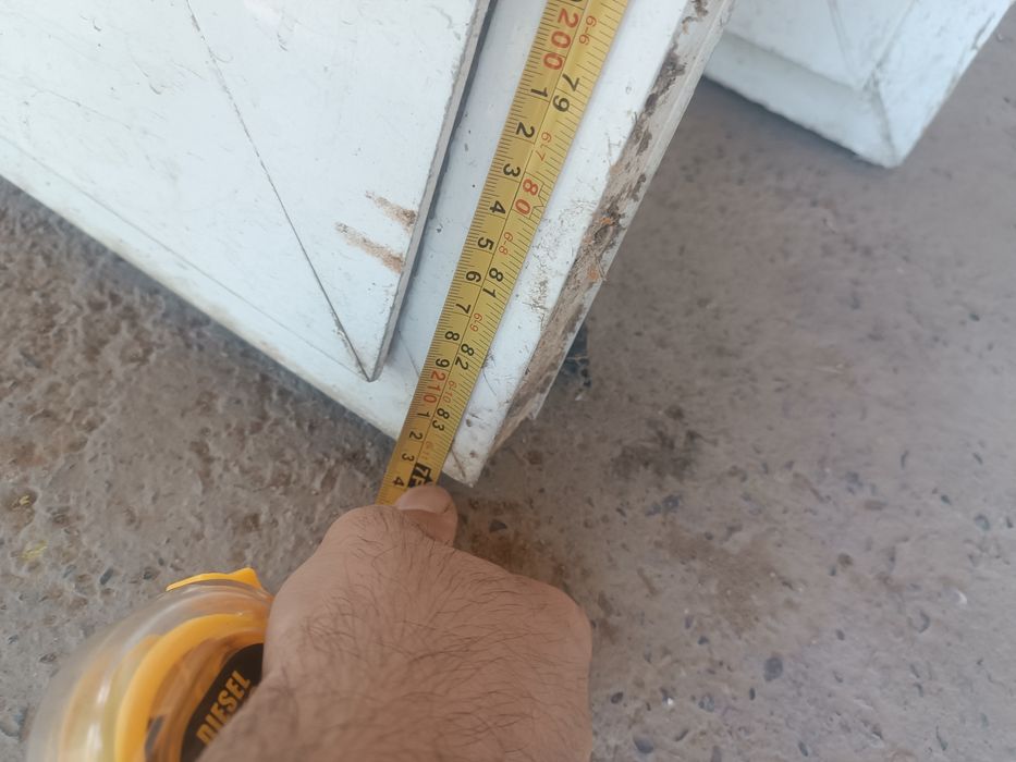 Продам алюминиевый дверь