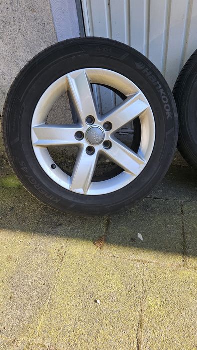 Гуми с джанти: 225,55, R16