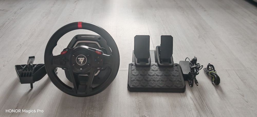 Volan de jocuri ThrustMaster T128