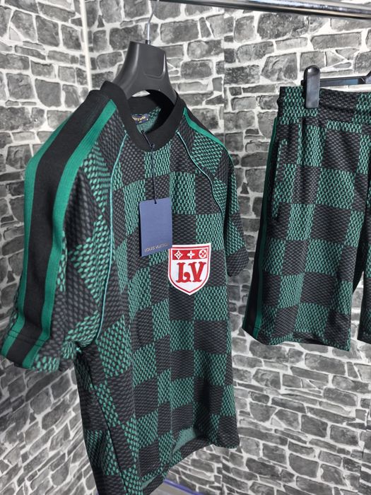 Lois Vieton летен екип