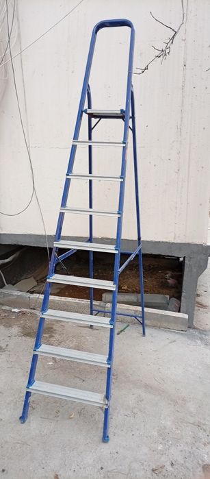 СтремянкаАлюминиеваяДвухсторонняя 10ступенекВысота3мВотличномСостоянии