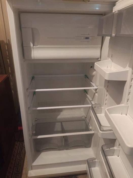 Atlant muzlatgich sotiladi