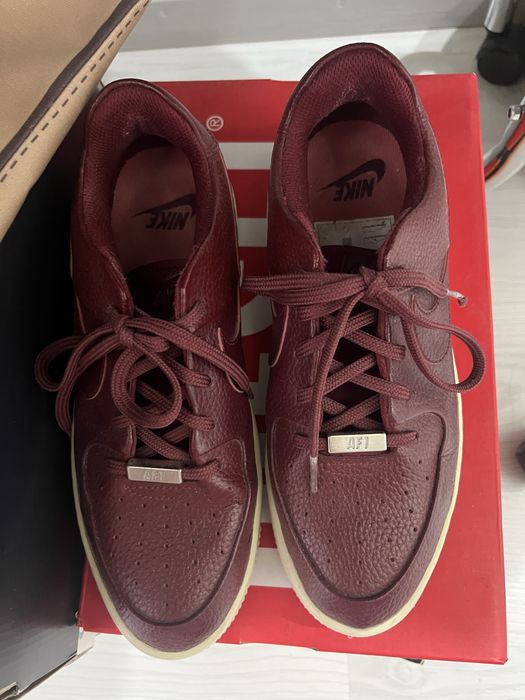 Женские кроссовки Nike