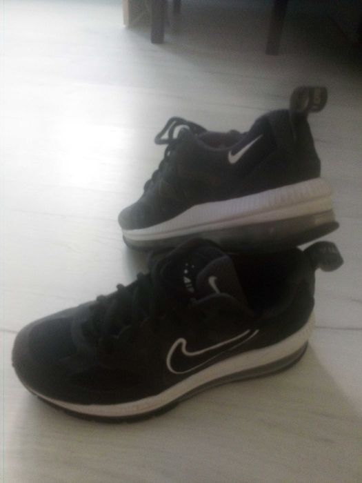 Продавам детски маратонки Nike