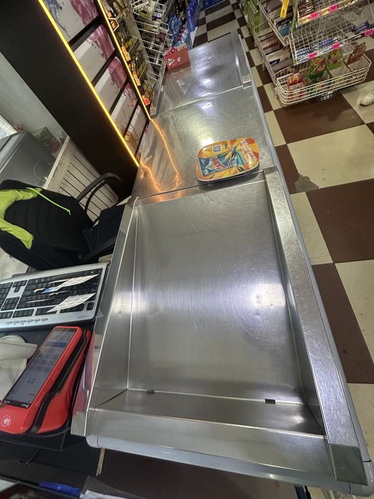 Продаю кассовый стол!