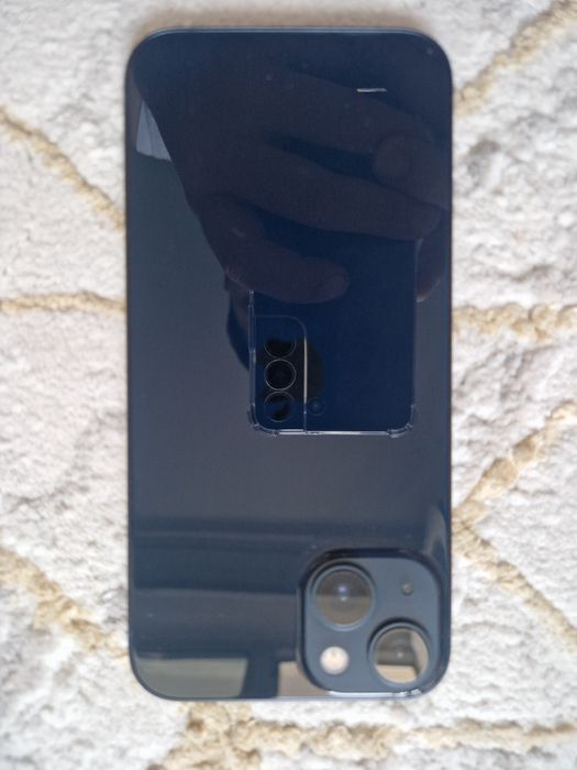 Продам IPhone 13