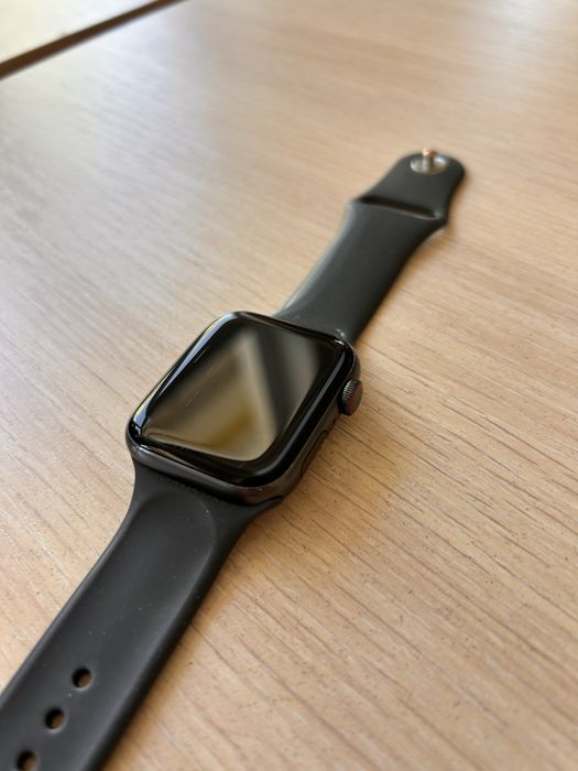 Apple Watch SE 2020 GPS + cellular, space gray