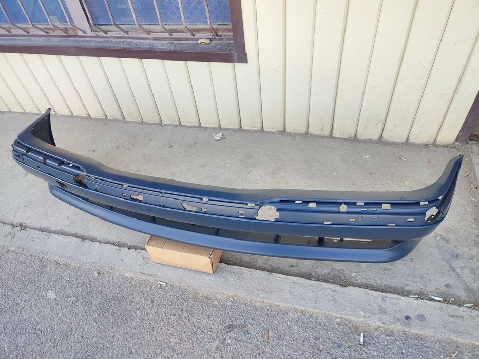 Бампера BMW E38 голый новый