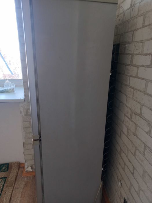 Продам холодильник