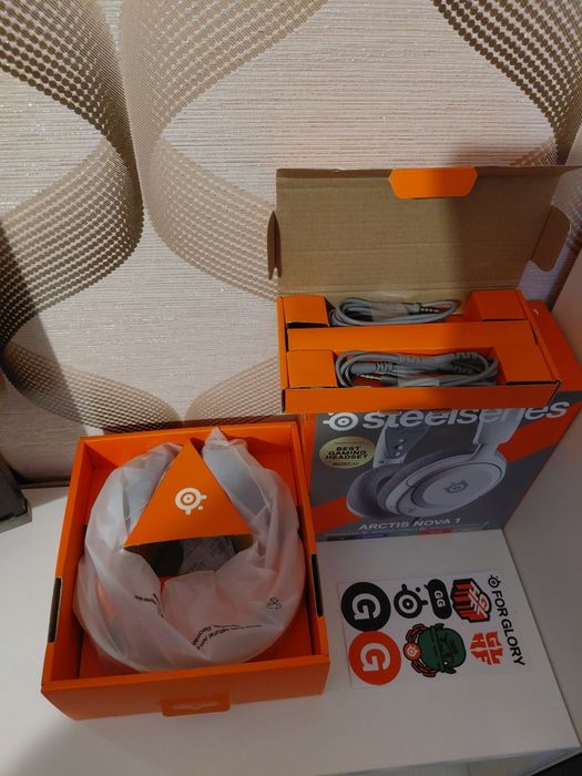 Гейминг слушалки SteelSeries - Arctis Nova 1,
