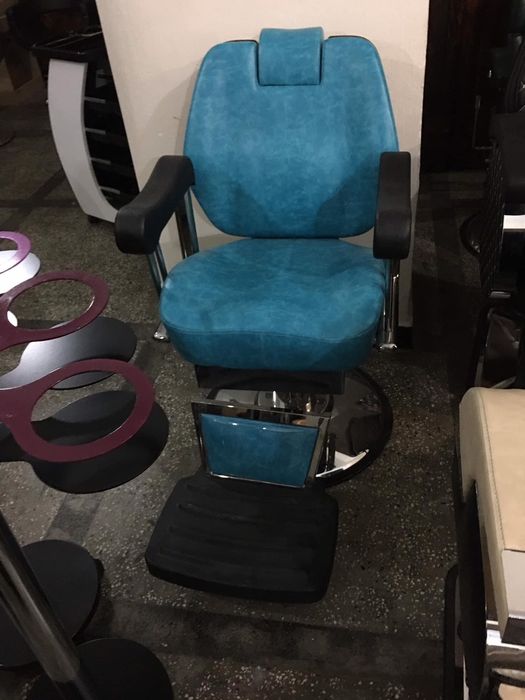 Професионални бръснарски столове с изключително качество
