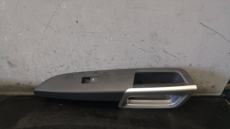 Buton geam electric dreapta spate cu ornament opel antara l07 201004048 202005438