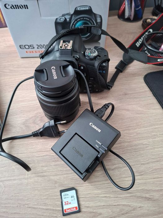 Canon EOS 2000D – като нов + 32GB карта
