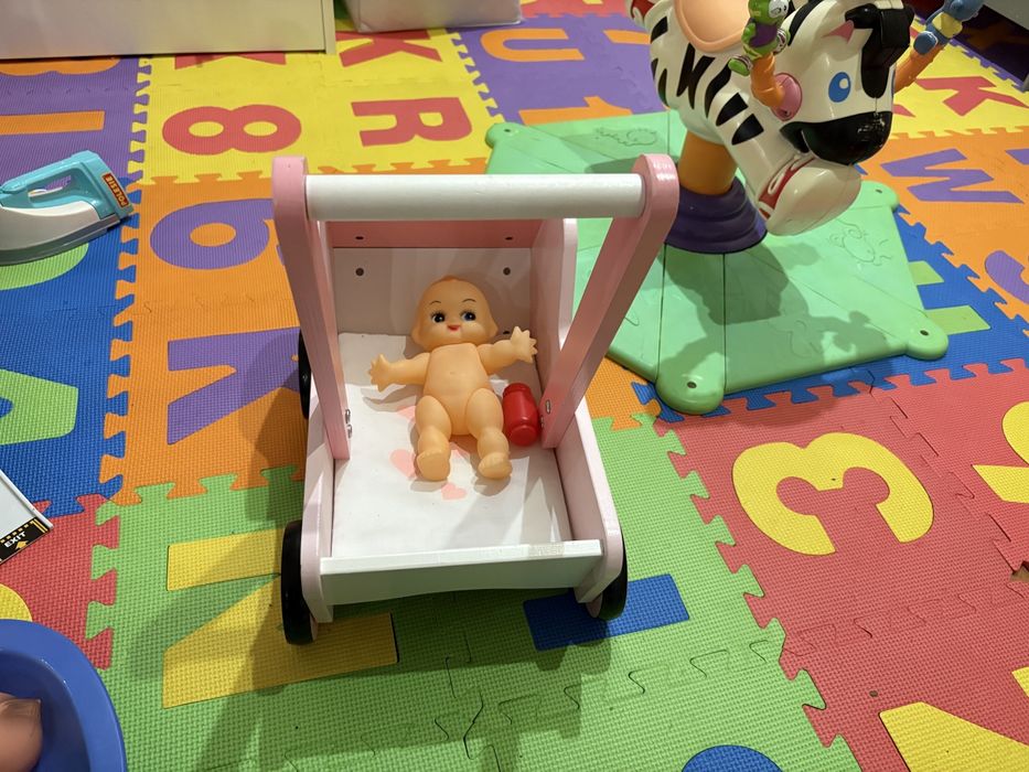 Дървена проходилка/ бебешка количка