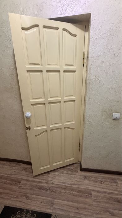 Деревянные  Двери по 20тыс. с торгом