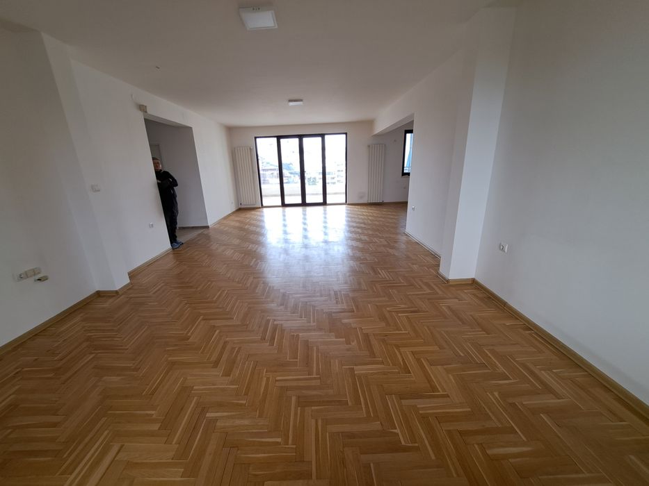 Дава се под наем Тристаен апартамент в София, Лозенец - 146 кв.м за 1050 € - Снимка #6