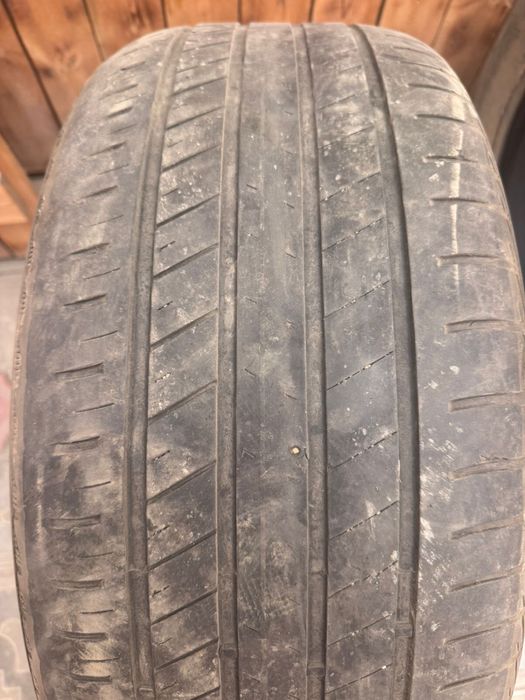 Продам б/у резину R20