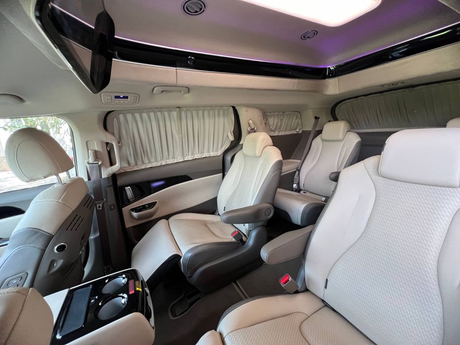 Услуги минивена: «KIA Carnival Hi Limousine»