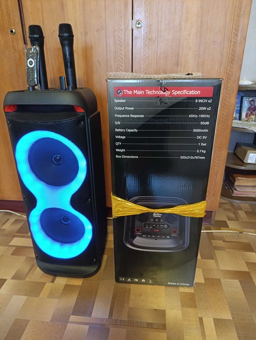 Блютуз Колонка с микрофоном.