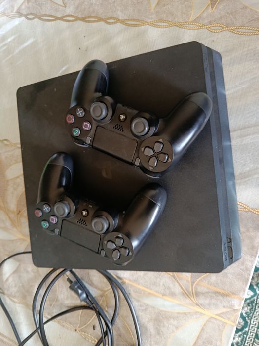 Продается Ps4 slim прошитая 1tb