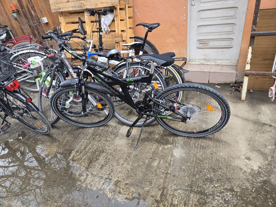 Vând biciclete second hand la preturi accesibile. Preturile incep  de la 300 lei info la tel 0756540521 sau 0742193033