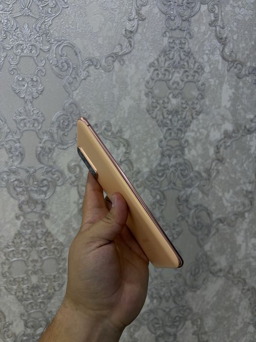 Samsung S20Fe.