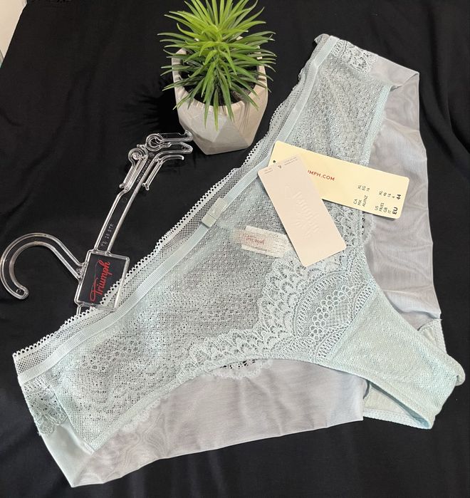 Оригинално бельо на Triumph размер XL