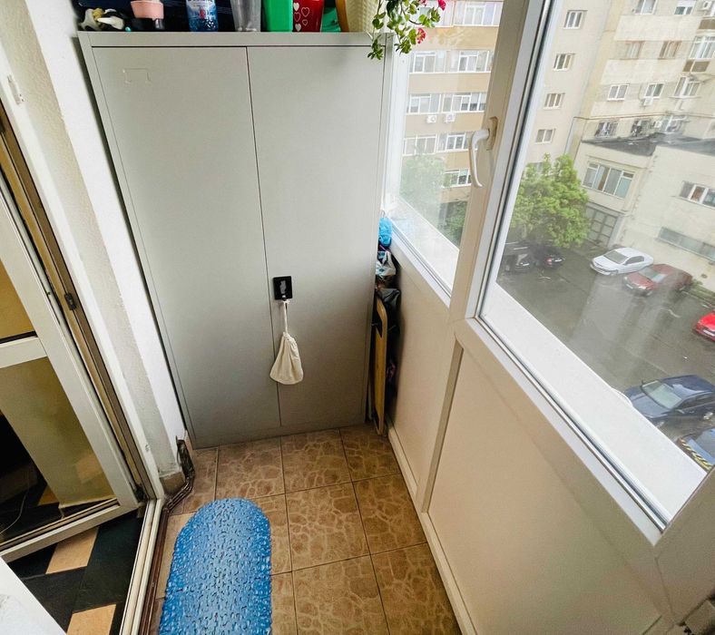 Apartament 2 camere decomandat str. Sinaii-Republicii, complet mobilat, bloc anvelopat, centrala proprie