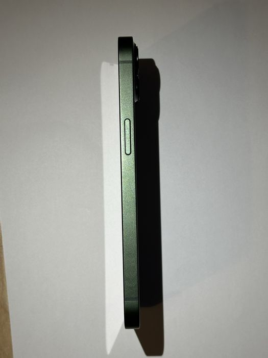Vând iPhone 13  128gb