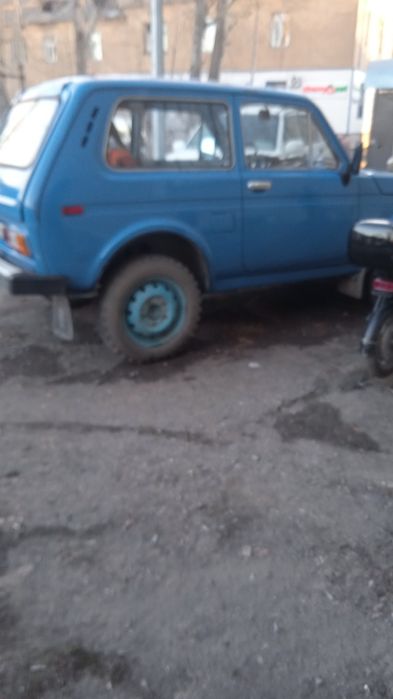 Продается машина Нива ваз 21 21