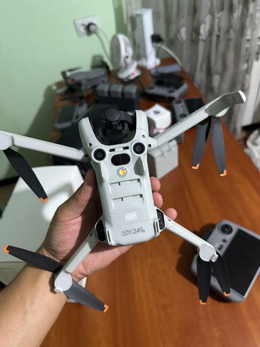 DJI Mini 4 Pro Fly More Combo