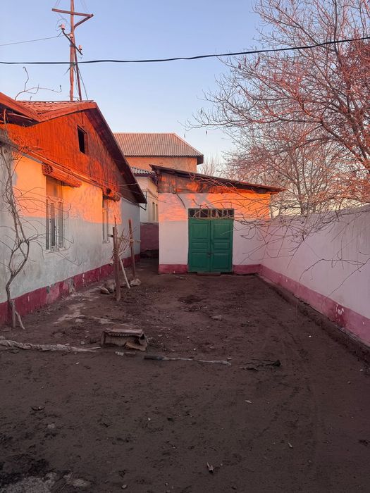 Үй сатылады Жд вогзалдын бойы,Жер жай келісімлі бахада