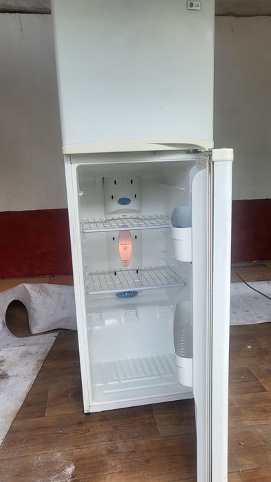 Холодильник сатылады