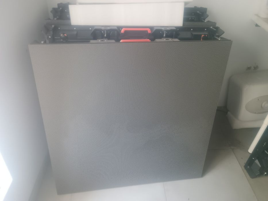 Ecran LED Outdoor P3 NOU ,8 cabinete carcasă de aluminiu+ Controller Cloud HD-A5L
