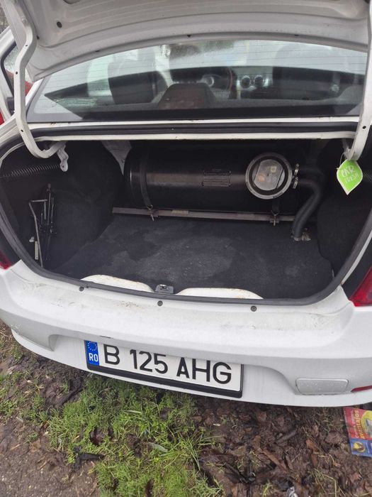 DACIA Logan 2010 — imagine 3