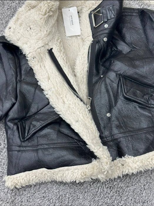 Продам куртку кожзам.