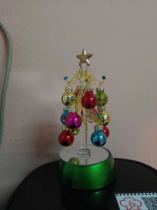 Коледна светеща елха