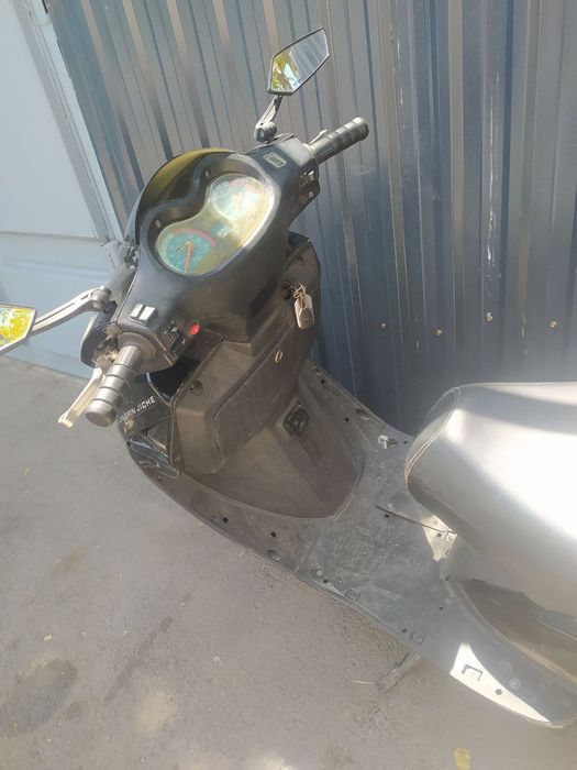 Бензина скутор. 150 кубовый