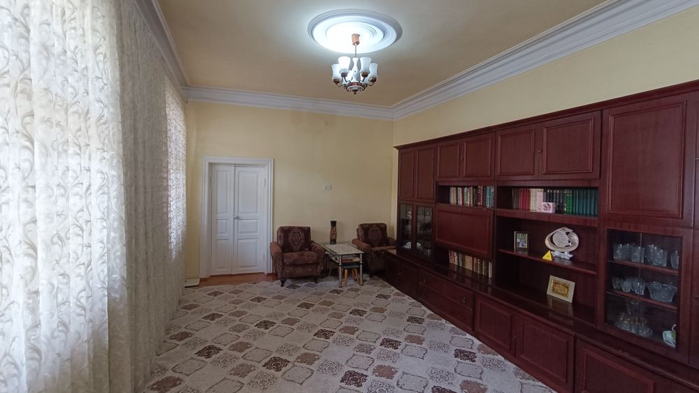 Ховли Уй сотилади