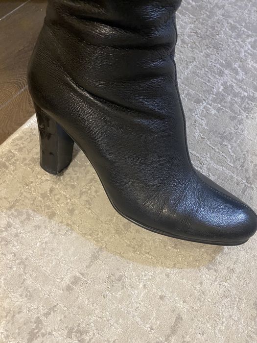 Стильные женские сапоги