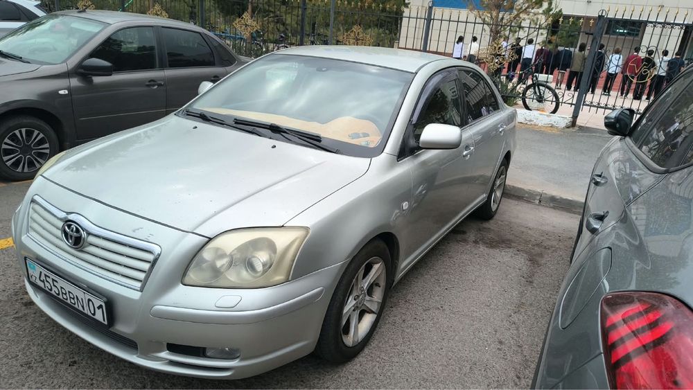 Продам тойота авенсис.