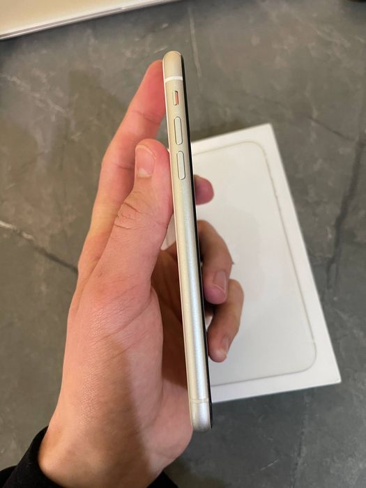 iPhone 11 oq svet