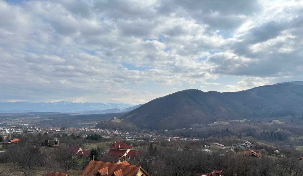 Vand teren intravilan 2.500 mp in Cisnadioara / jud. Sibiu