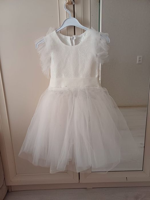 Продам платья на девочку